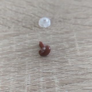 Bezpečnostný nos 7x9mm hnedý