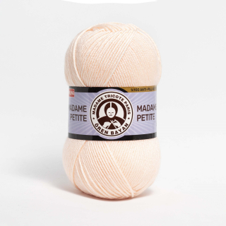 Madame Petite 095